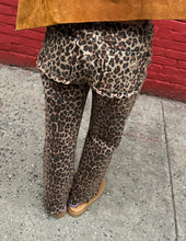 Load image into Gallery viewer, Leopard Lucia Scallop Detail Jeans
