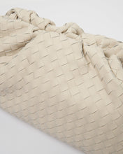 Load image into Gallery viewer, Izoa Vincenza Woven Bag Cream