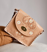 Load image into Gallery viewer, Tiggy Ace of Heats Jane - Shoulder Bag Nude