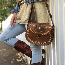 Load image into Gallery viewer, Tiggy Lily - Hobo Vintage Brown
