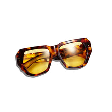 Load image into Gallery viewer, BIG MAMMA IN DARK TORTOISE & YELLOW