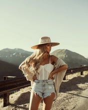 Load image into Gallery viewer, Fedora palm leaf “Pearl” in natural