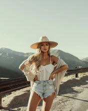 Load image into Gallery viewer, Fedora palm leaf “Pearl” in natural