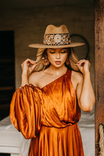 Load image into Gallery viewer, HNR x Stephanie Danielle “VALENCIA” in hazelnut