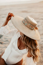 Load image into Gallery viewer, Cordobés palm leaf “Marina” in natural color