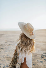 Load image into Gallery viewer, Cordobés palm leaf “Marina” in natural color