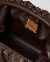 Load image into Gallery viewer, Izoa Vincenza Woven Bag Chocolate
