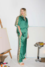 Load image into Gallery viewer, GREEN SATIN&quot;UTILITY&quot; RESORT SHIRT
