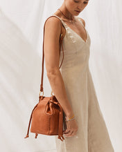 Load image into Gallery viewer, THE SOLETO TULIP BAG IN COGNAC
